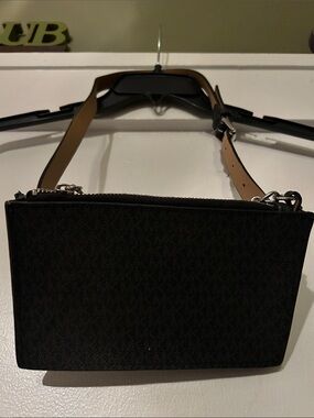 Women’s Michael kors black Logo-Pattern Crossbody Bag